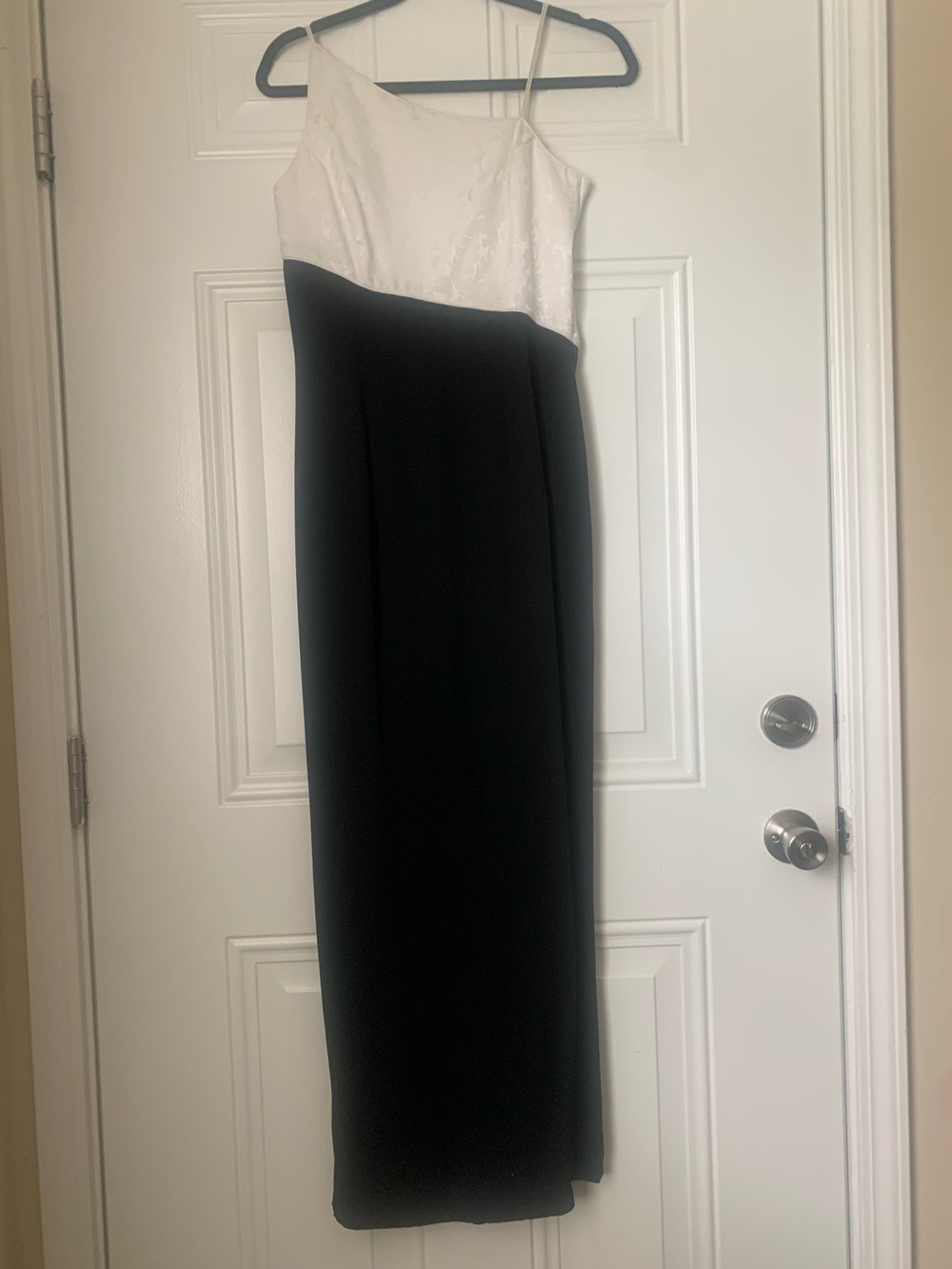 Scott McClintock Black and White One-Shoulder Evening Gown Size 6